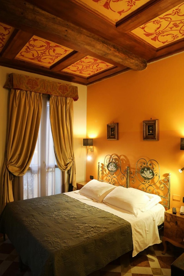 Albergo delle Drapperie image 1